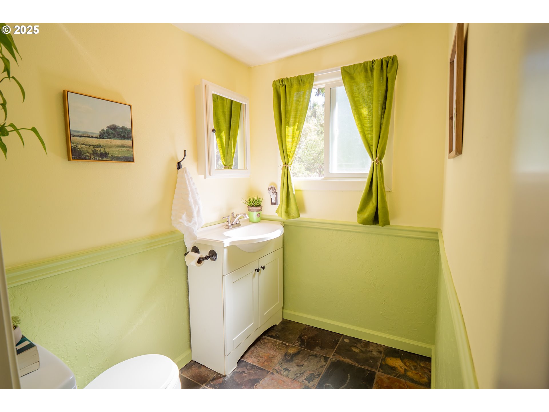 89387 Old Mohawk Road Springfield, OR 97478 - Photo 17 of 38