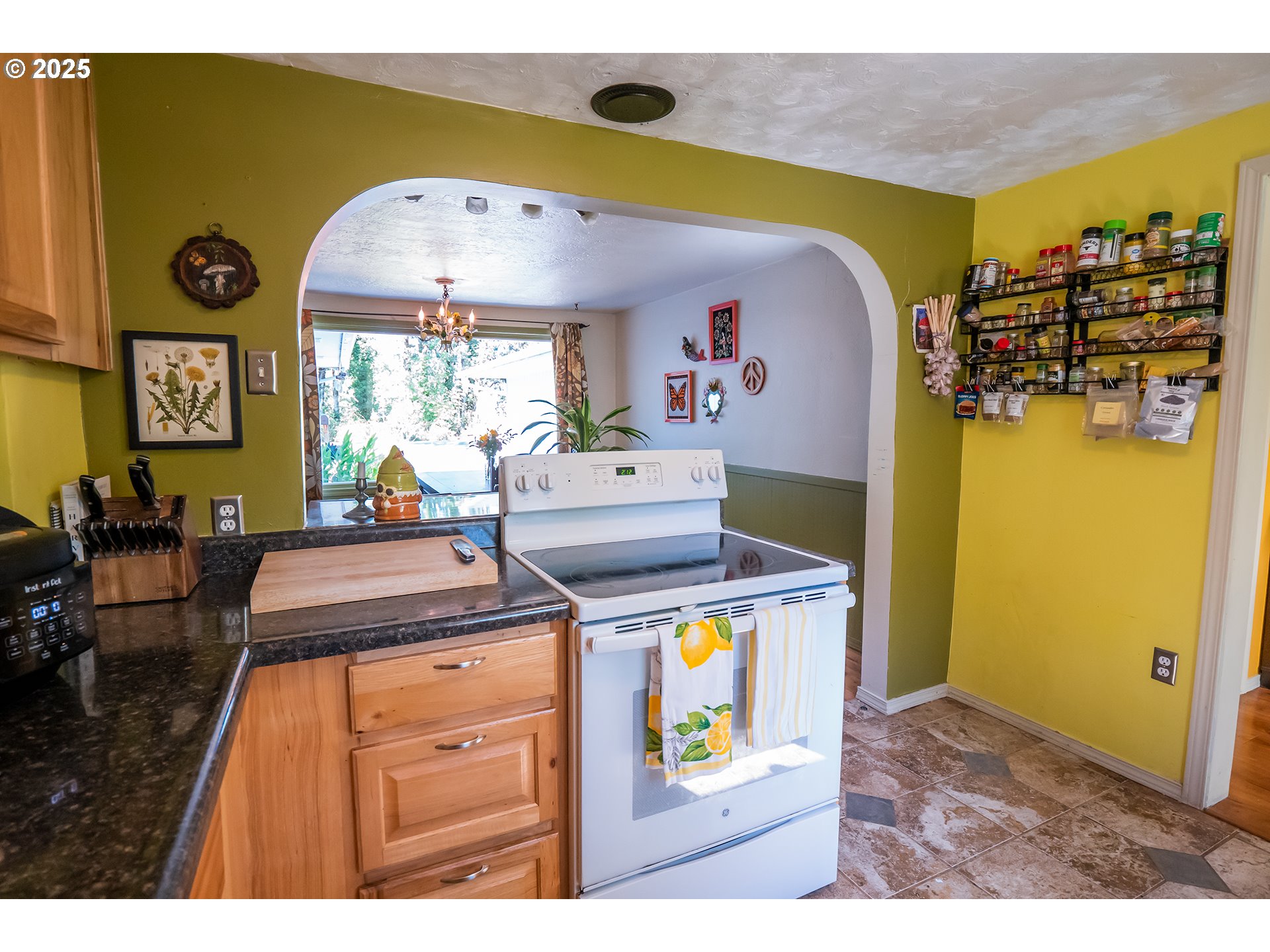 89387 Old Mohawk Road Springfield, OR 97478 - Photo 8 of 38