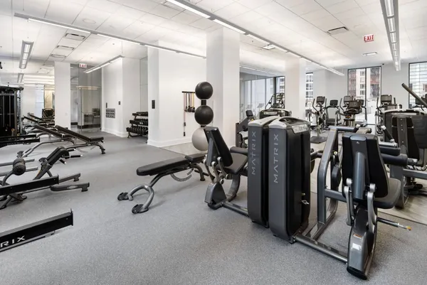 $4,300 | 845 North State Street, Unit 902, Chicago, IL 60610