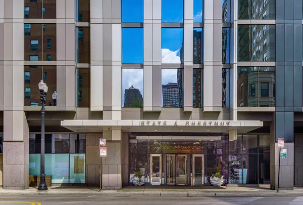 $4,300 | 845 North State Street, Unit 902, Chicago, IL 60610
