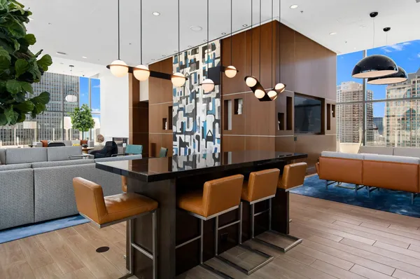 $4,300 | 845 North State Street, Unit 902, Chicago, IL 60610