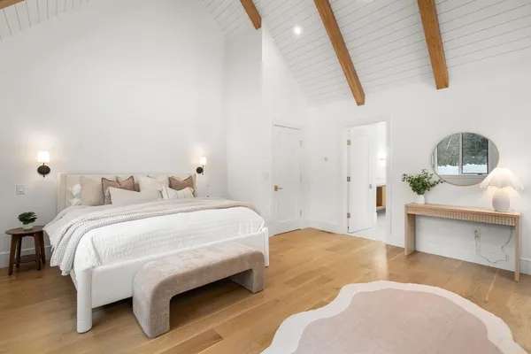 $2,450,000 | 14 Fiske Pond Road, Holliston, MA 01746