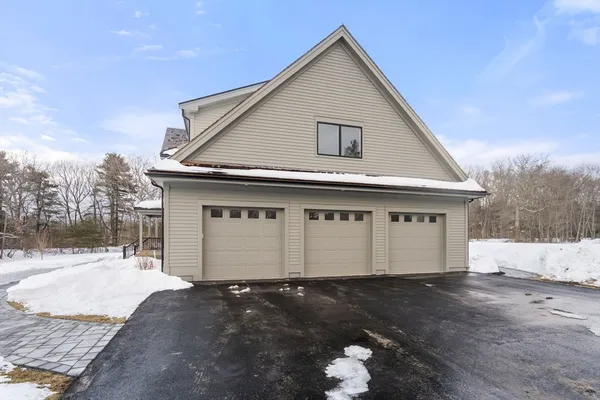 $2,450,000 | 14 Fiske Pond Road, Holliston, MA 01746