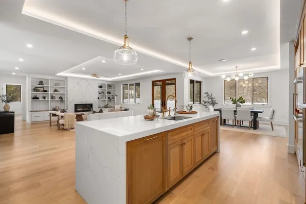 $2,450,000 | 14 Fiske Pond Road, Holliston, MA 01746