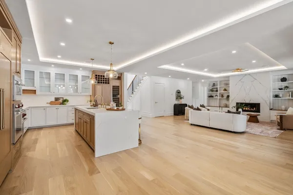 $2,450,000 | 14 Fiske Pond Road, Holliston, MA 01746