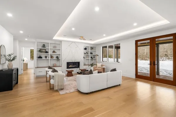 $2,450,000 | 14 Fiske Pond Road, Holliston, MA 01746