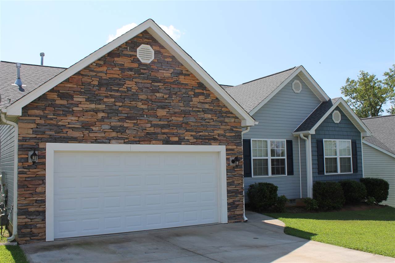 427 Lynnell Way Moore, SC 29369 - Photo 2 of 25