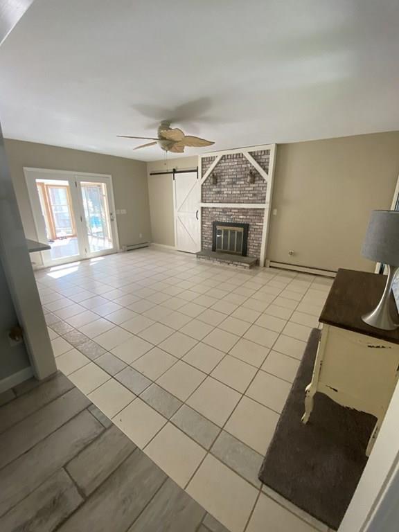 344 Walnut Plain Road Rochester, MA 02770 - Photo 16 of 42 a view of a livingroom with furniture
