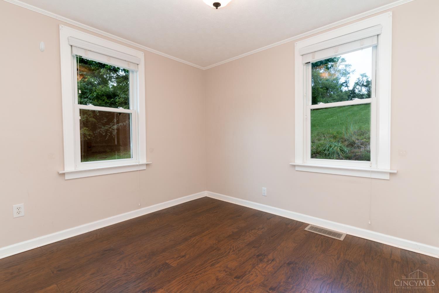 5506 Hubble Road Cincinnati, OH 45247 - Photo 13 of 34 Gallery Image 13