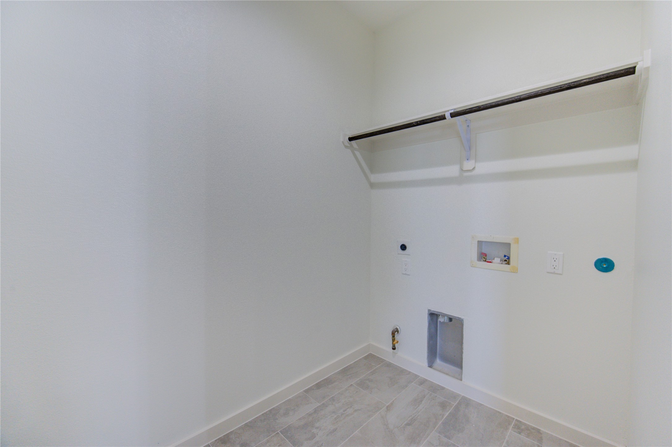 2912 El Fenice Lane Houston, TX 77057 - Photo 19 of 49 a view of an empty room