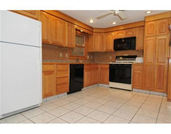 43 Wilmington Road Burlington, MA 01803 - Photo 4 of 18 Gallery Image 4