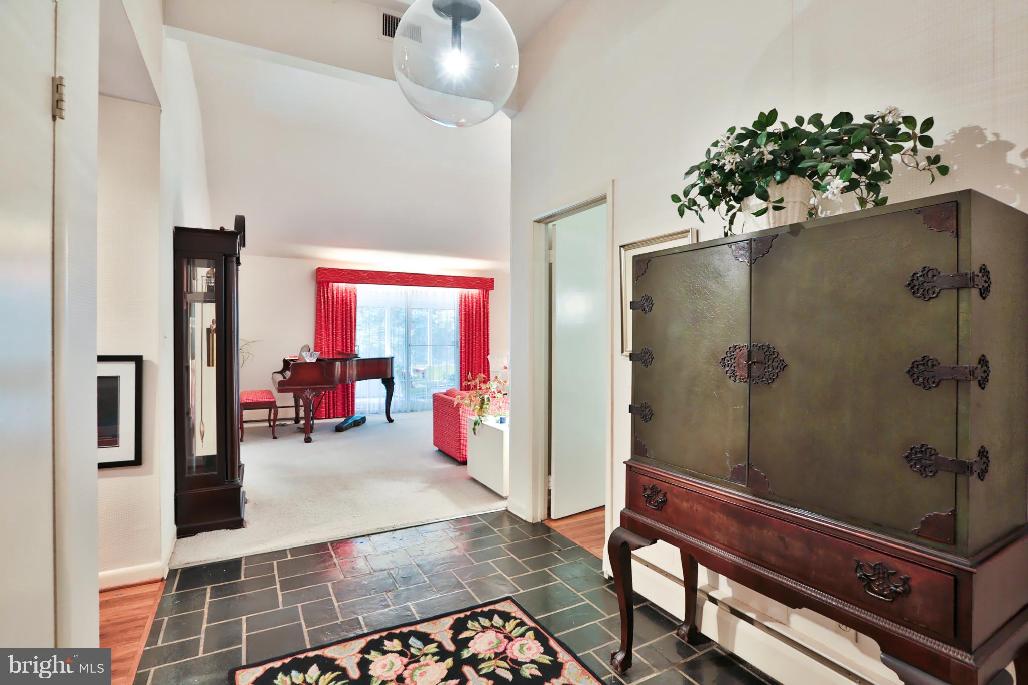 8207 Anita Road Baltimore, MD 21208 - Photo 3 of 28 Interior (General)