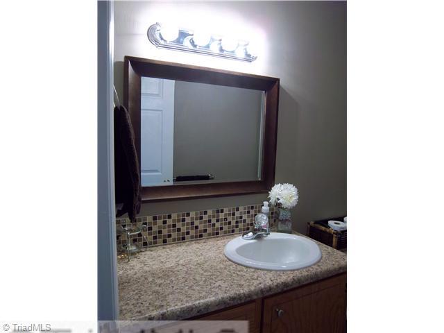 188 Roy Lopp Road Lexington, NC 27292 - Photo 5 of 8 Master Bath/Spa.