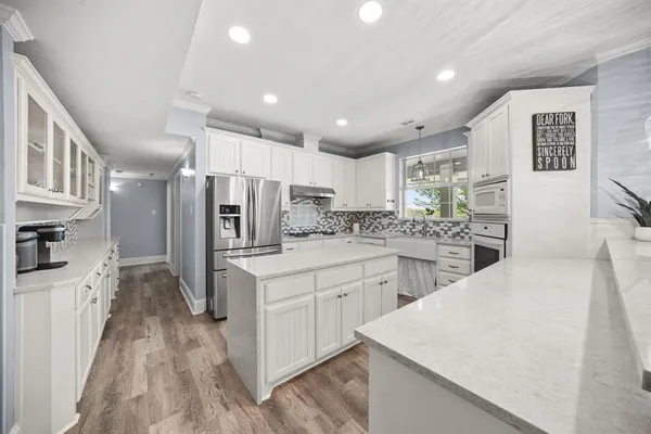 $644,777 | 407 Locust Drive, Oak Leaf, TX 75154