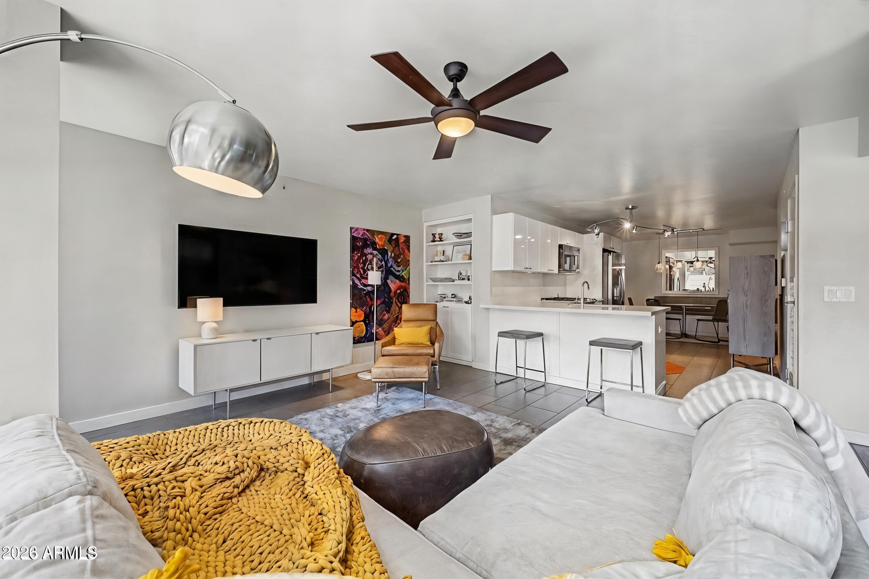 4808 North 24th Street, Unit 426 Phoenix, AZ 85016 - Photo 8 of 27 Living Room
