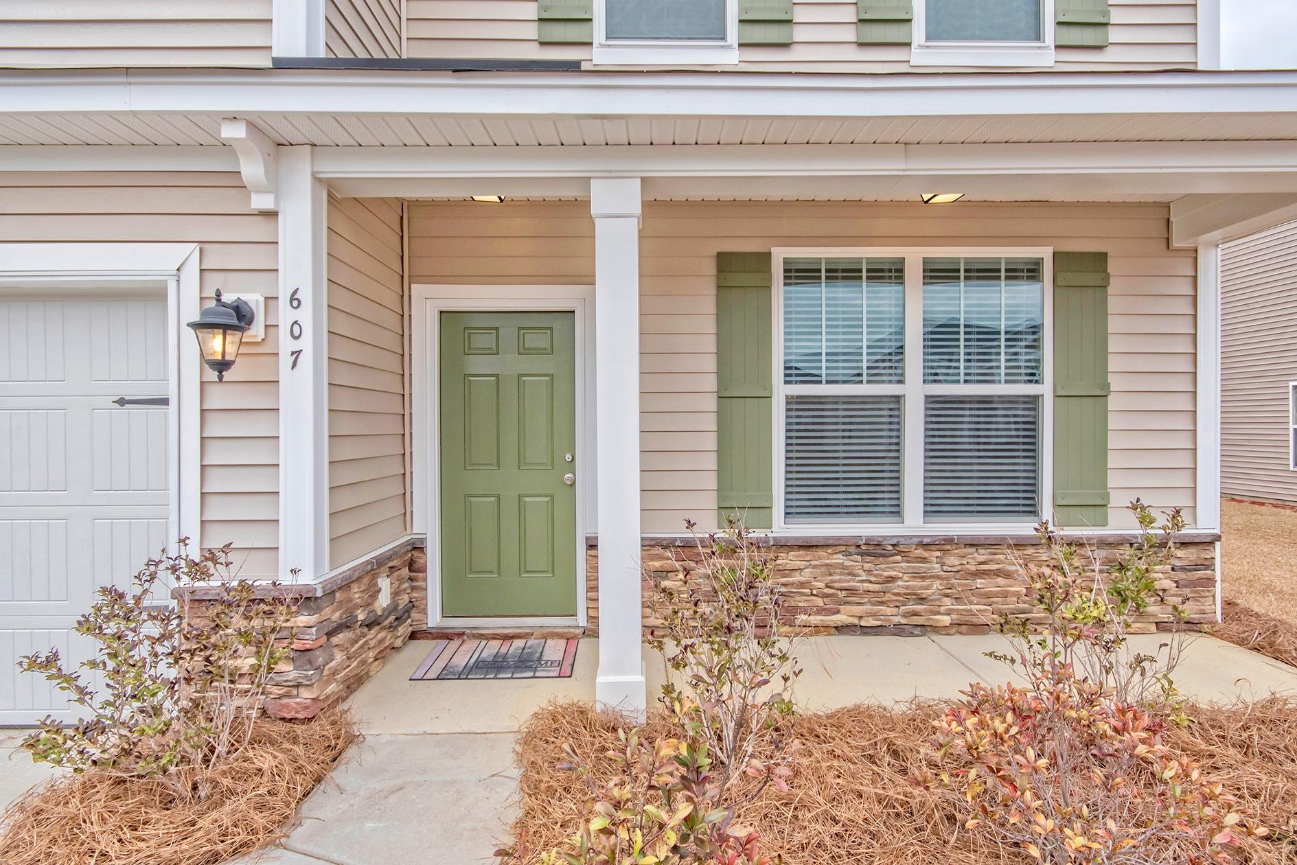 607 Ravens Wood Road Summerville, SC 29486 - Photo 29 of 33 Welcoming front porch