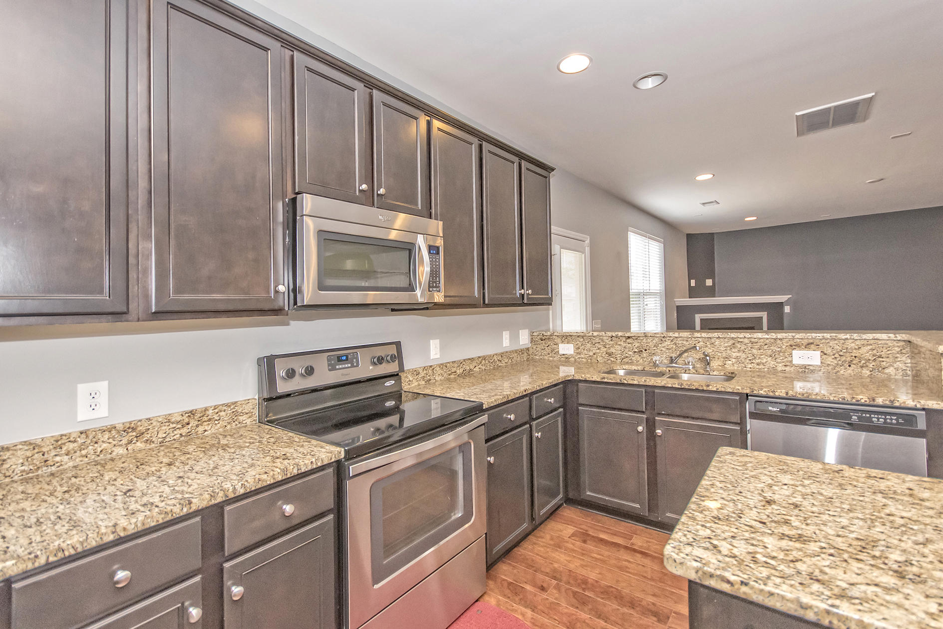 607 Ravens Wood Road Summerville, SC 29486 - Photo 4 of 33 Gourmet Kitchen
