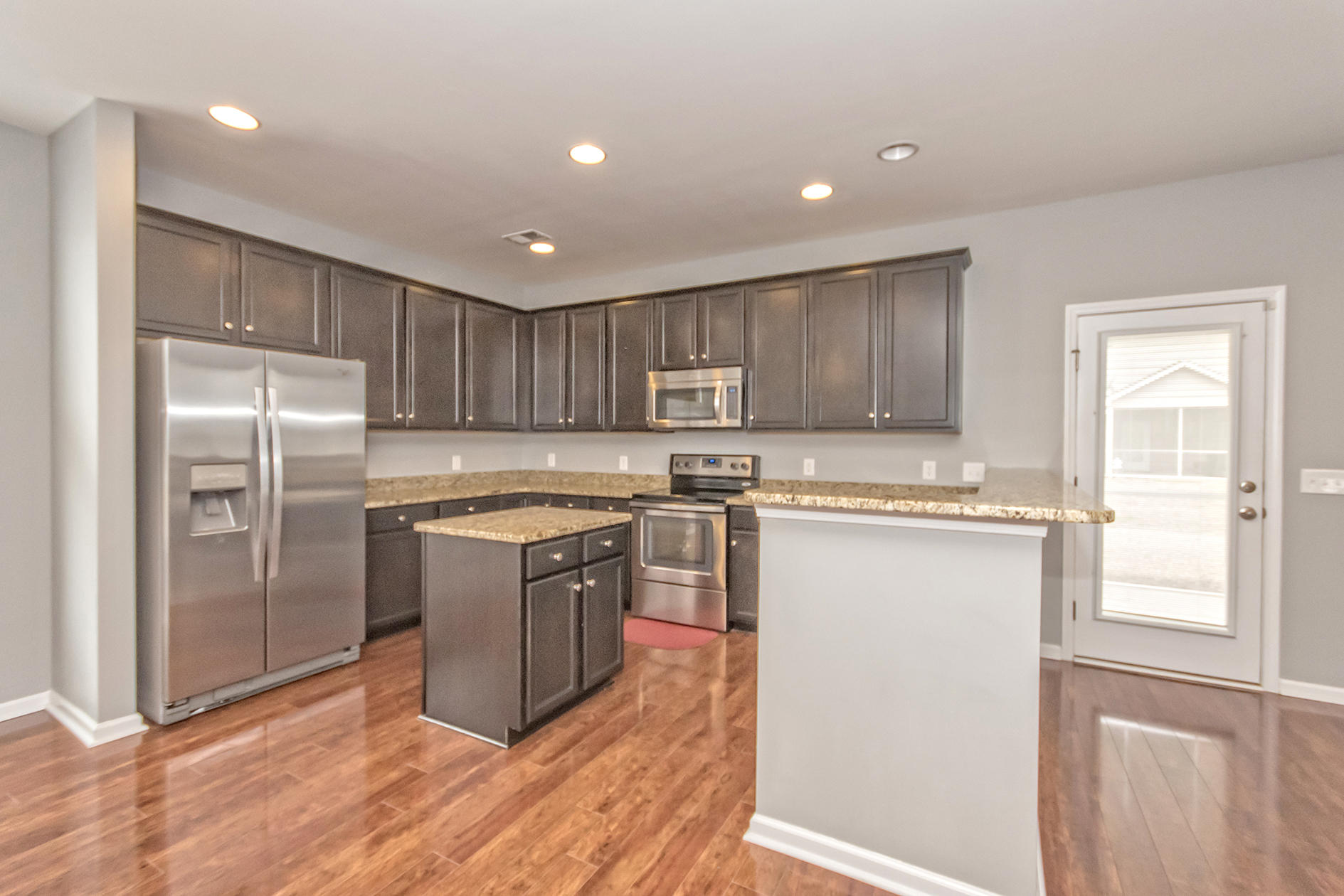 607 Ravens Wood Road Summerville, SC 29486 - Photo 9 of 33 Bar area overlooks den