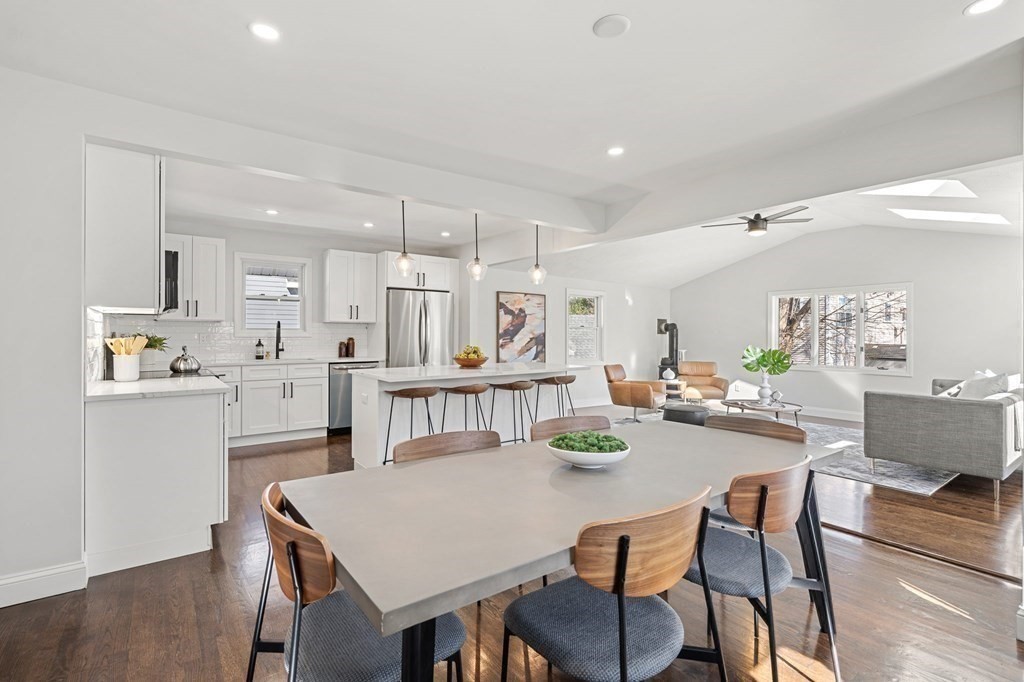 14 Dustin Street Saugus, MA 01906 - Photo 5 of 16 Gallery Image 5