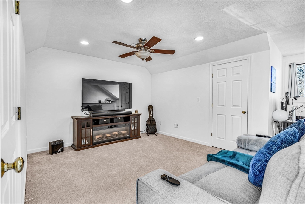 555 Main Street, Unit 8 Woburn, MA 01801 - Photo 17 of 19
