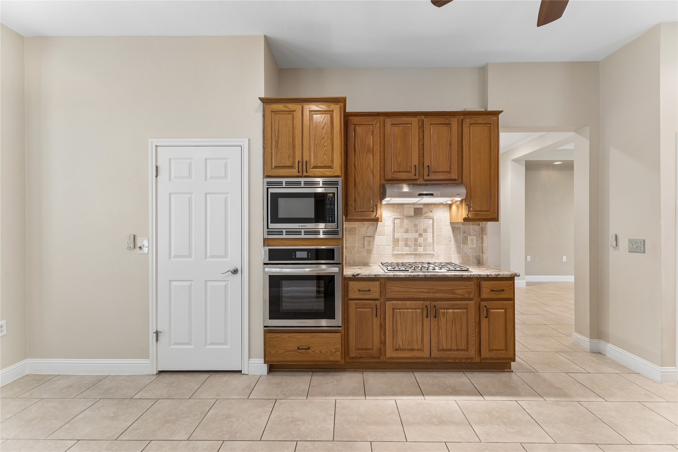 109 Crystal Springs Drive Georgetown, TX 78633 - Photo 13 of 29 Built in appliances