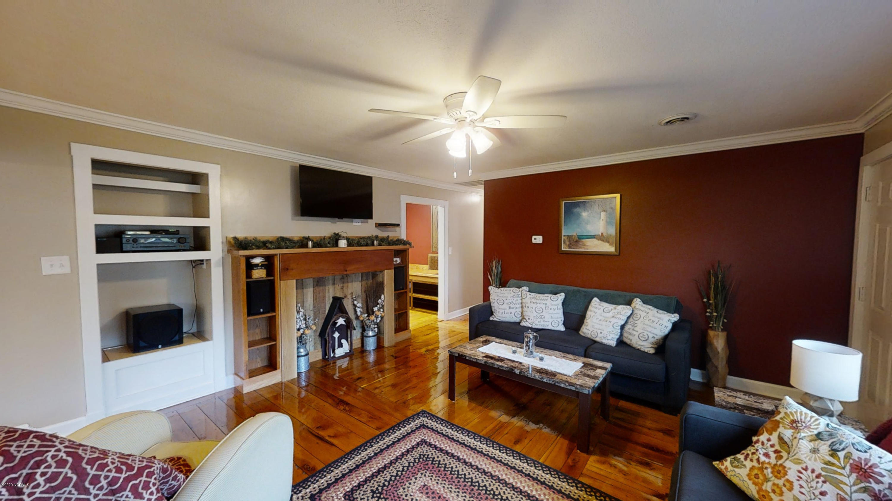 526 Briarneck Road Jacksonville, NC 28540 - Photo 11 of 65 05 - LIving Room