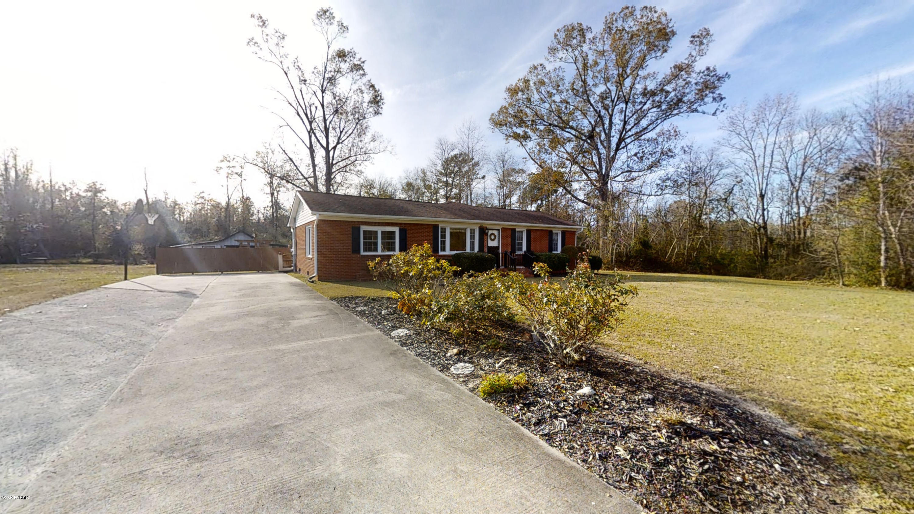 526 Briarneck Road Jacksonville, NC 28540 - Photo 2 of 65 61 - Front