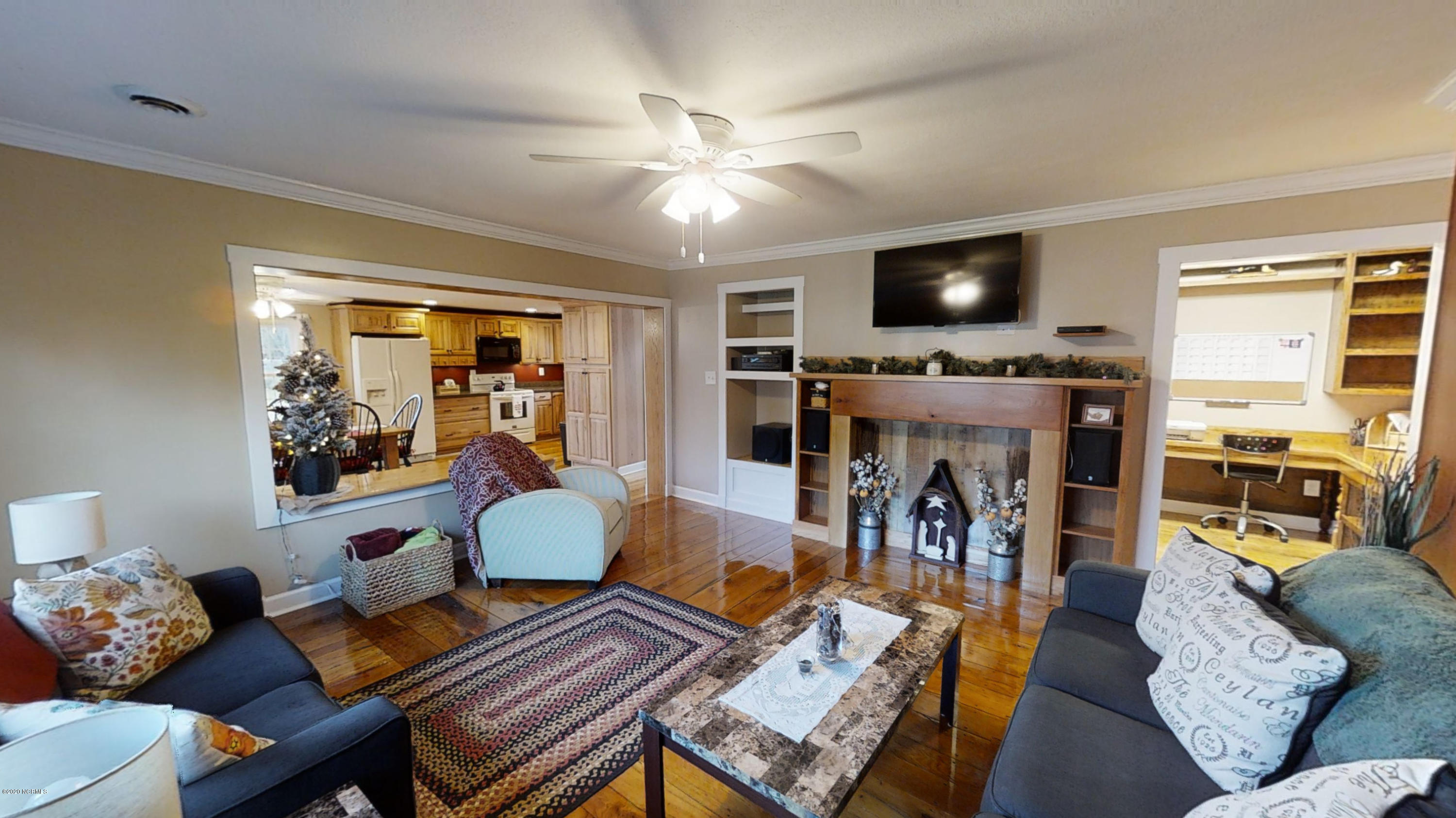 526 Briarneck Road Jacksonville, NC 28540 - Photo 9 of 65 03 - LIving Room