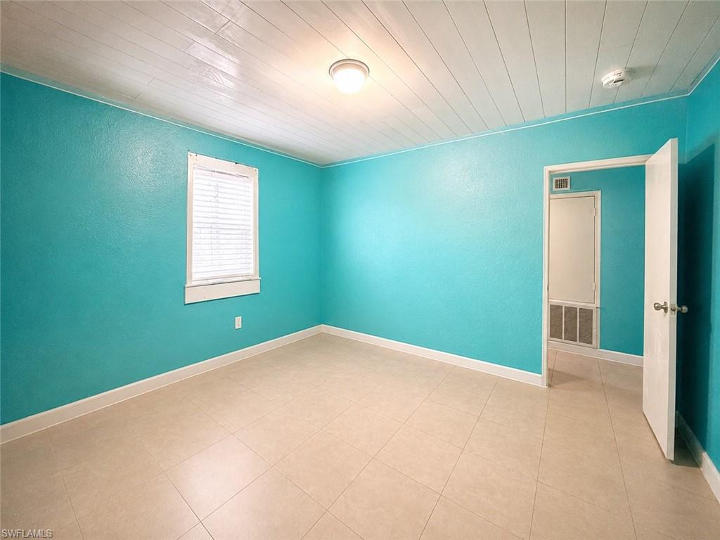 2485 Bayside Street Naples, FL 34112 - Photo 17 of 24