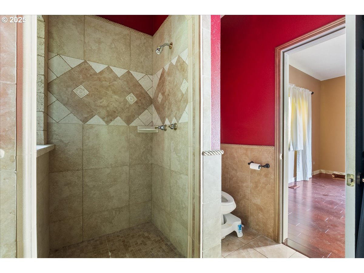 2617 Northeast 166th Street Ridgefield, WA 98642 - Photo 35 of 35 a bathroom with a shower