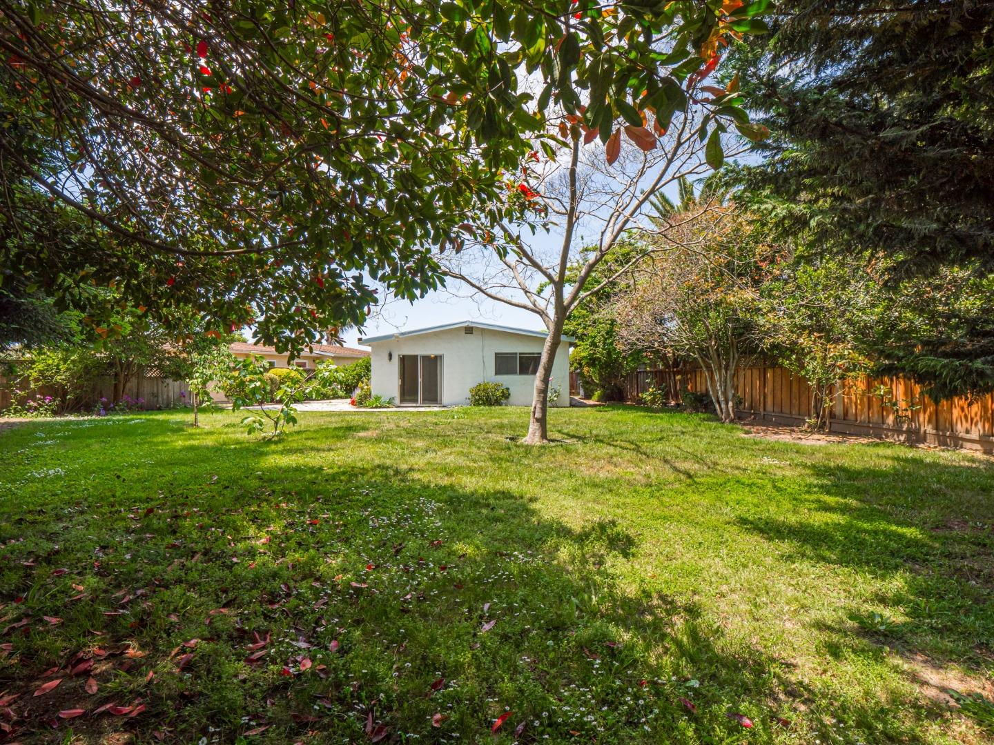 450 Spruce Circle Watsonville, CA 95076 - Photo 9 of 30 a front view of house with yard and green space