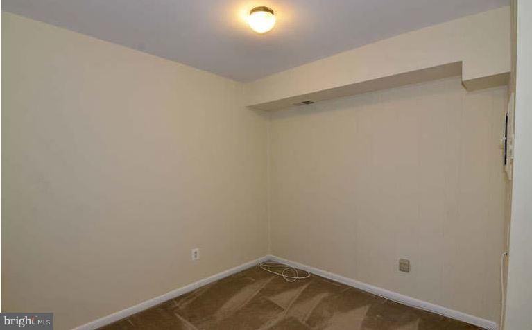 11260 Chestnut Grove Square, Unit 239 Reston, VA 20190 - Photo 15 of 25 Bedroom
