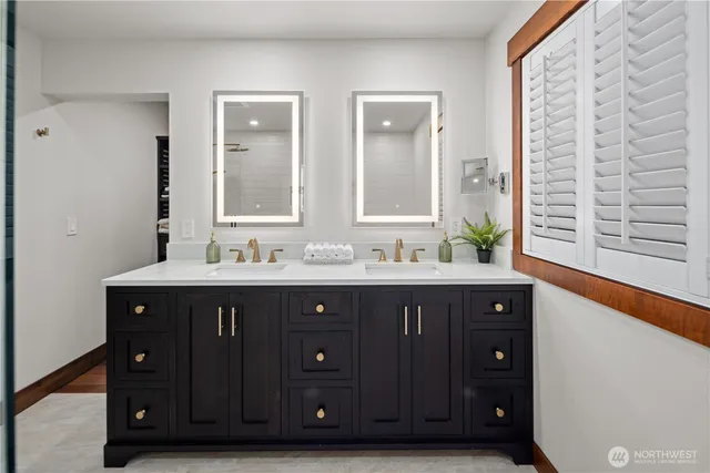 $869,000 | 375 Glengarry Drive, Camano Island, WA 98282