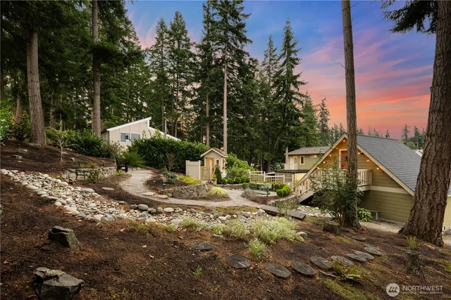 $869,000 | 375 Glengarry Drive, Camano Island, WA 98282