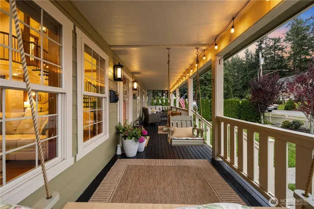 $869,000 | 375 Glengarry Drive, Camano Island, WA 98282