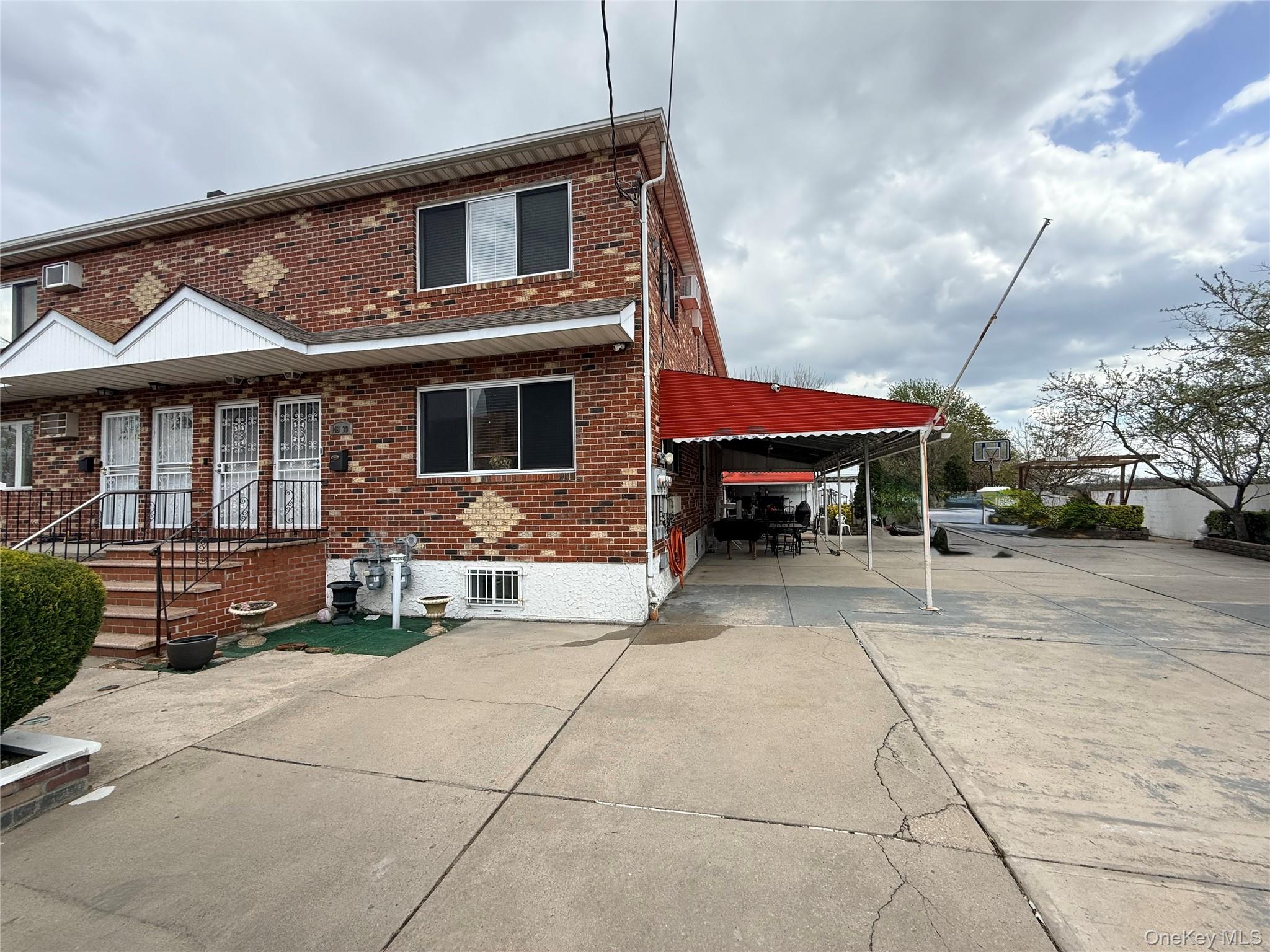 148-39 230th Place Queens, NY 11413 - Photo 1 of 33