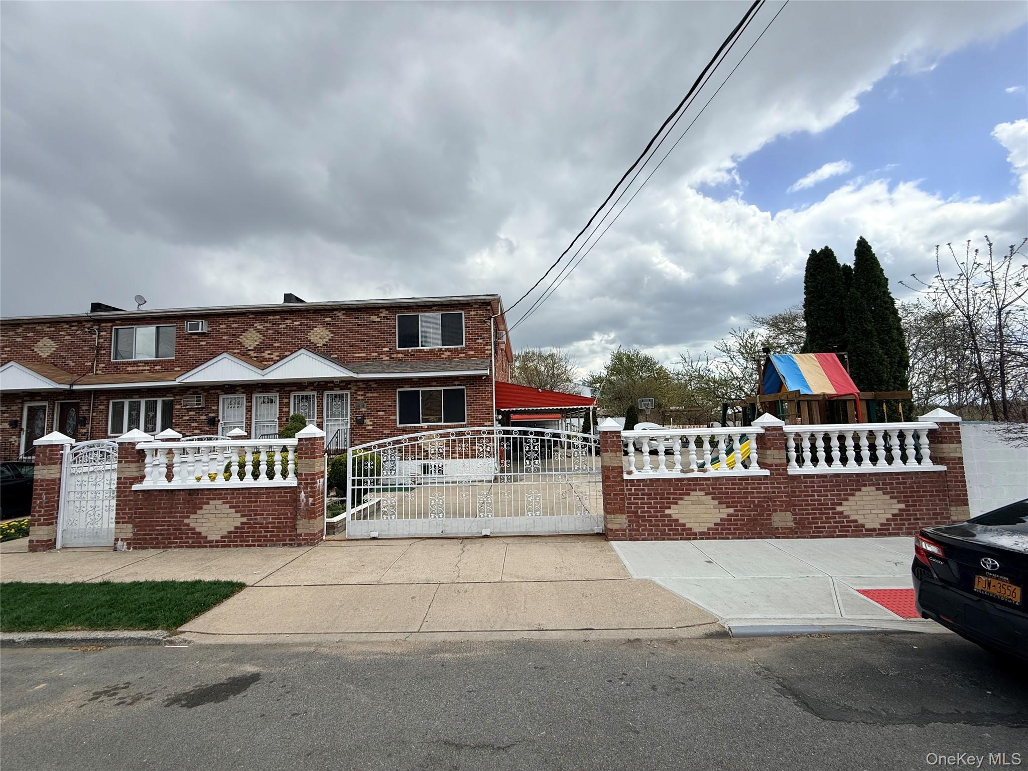 148-39 230th Place Queens, NY 11413 - Photo 26 of 33