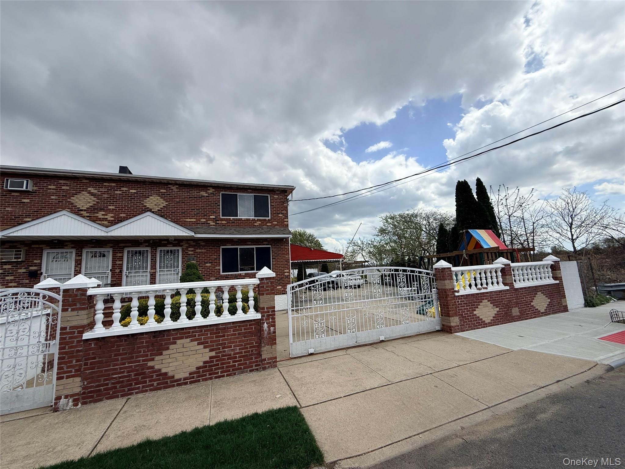 148-39 230th Place Queens, NY 11413 - Photo 27 of 33