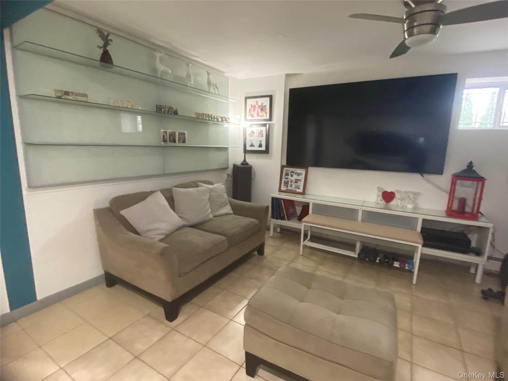 148-39 230th Place Queens, NY 11413 - Photo 31 of 33