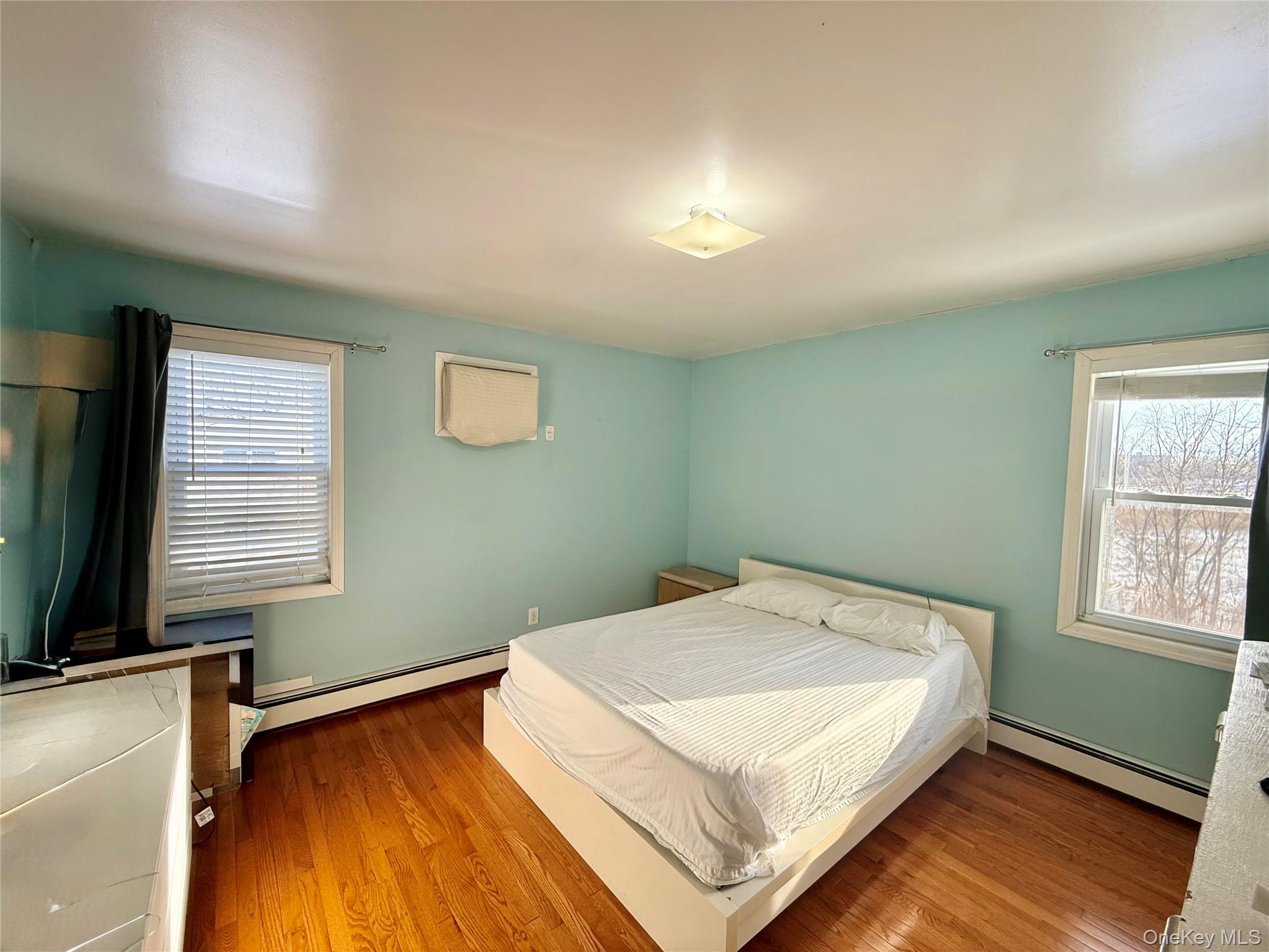 148-39 230th Place Queens, NY 11413 - Photo 4 of 33