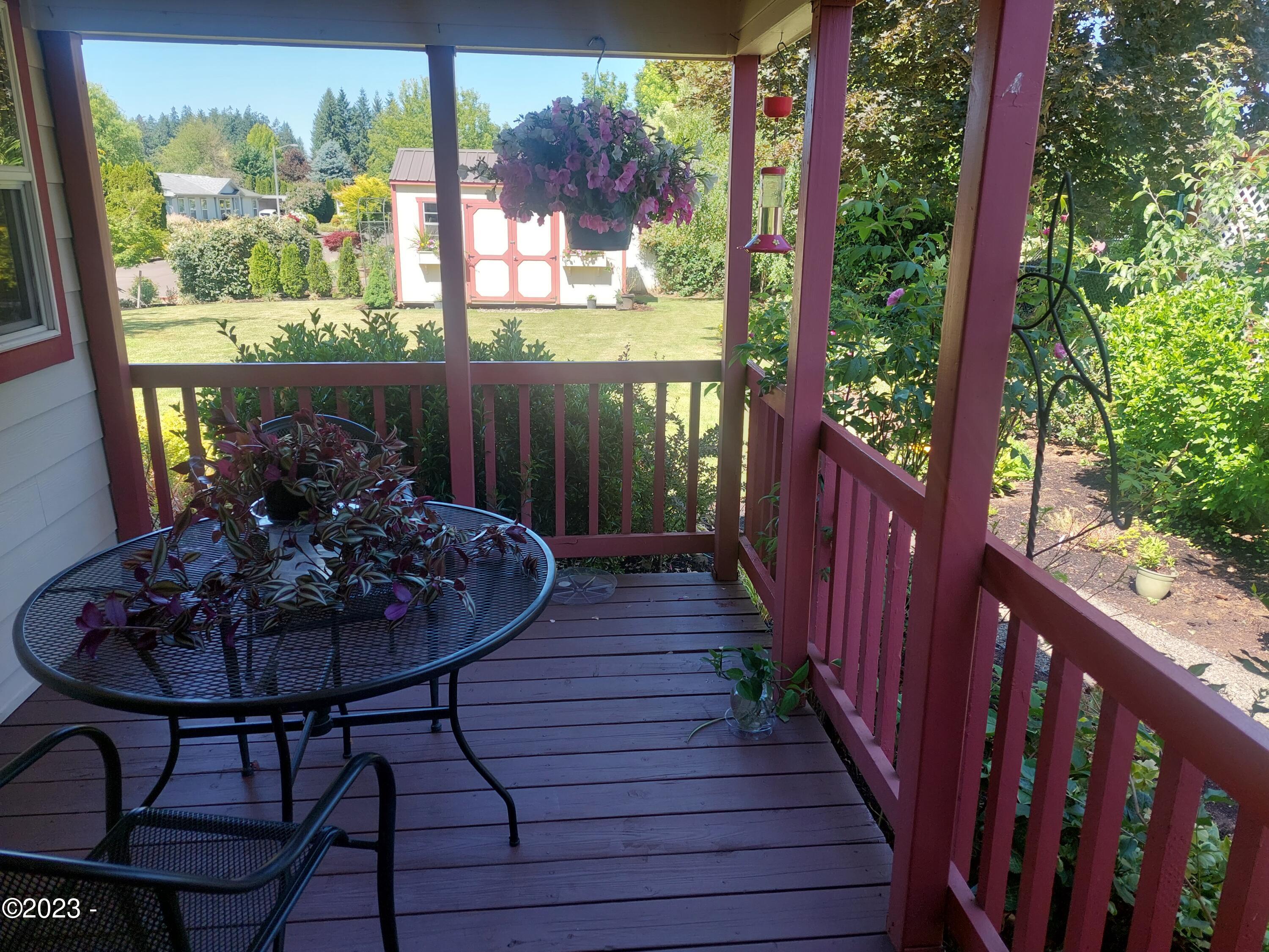 655 Northeast Burnett Road McMinnville, OR 97128 - Photo 41 of 44 Left Side Porch