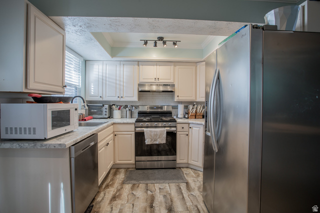 563 North 200 West Bountiful, UT 84010 - Photo 6 of 23