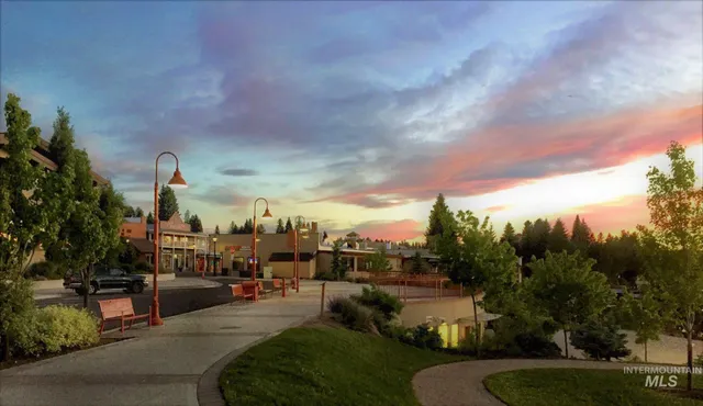 $855,000 | 616 North 3rd Street, Unit 211, McCall, ID 83638