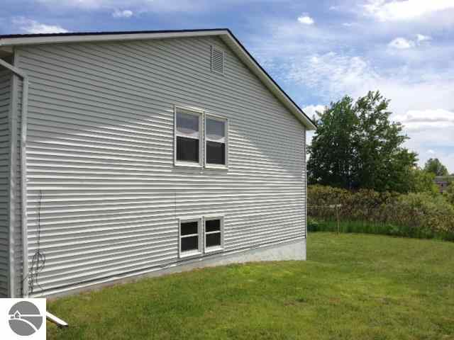 6281 Boone Road Traverse City, MI 49685 - Photo 25 of 31 1744787-24.JPG