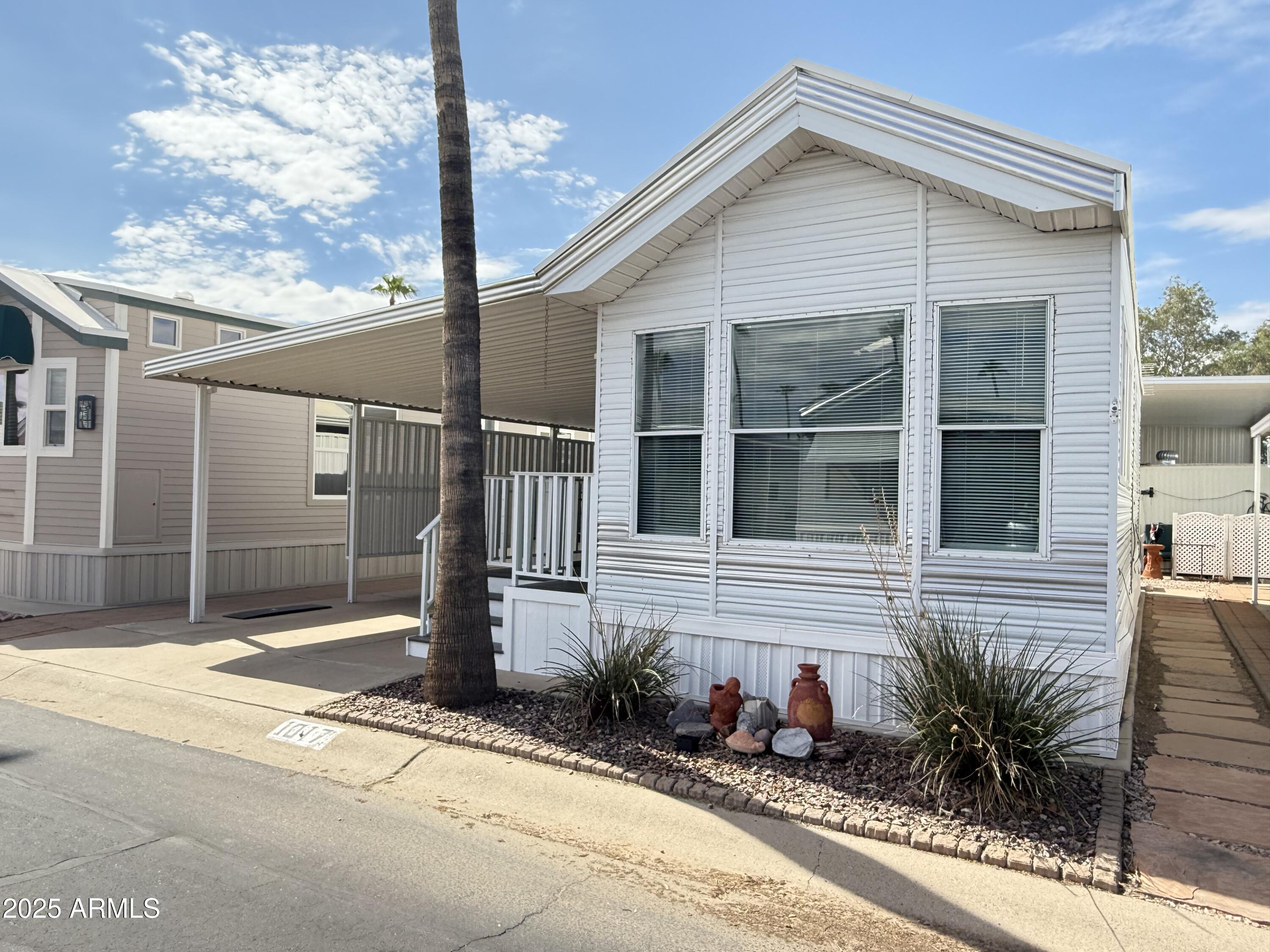 1017 Prospector Drive Apache Junction, AZ 85119 - Photo 2 of 22 IMG_8939