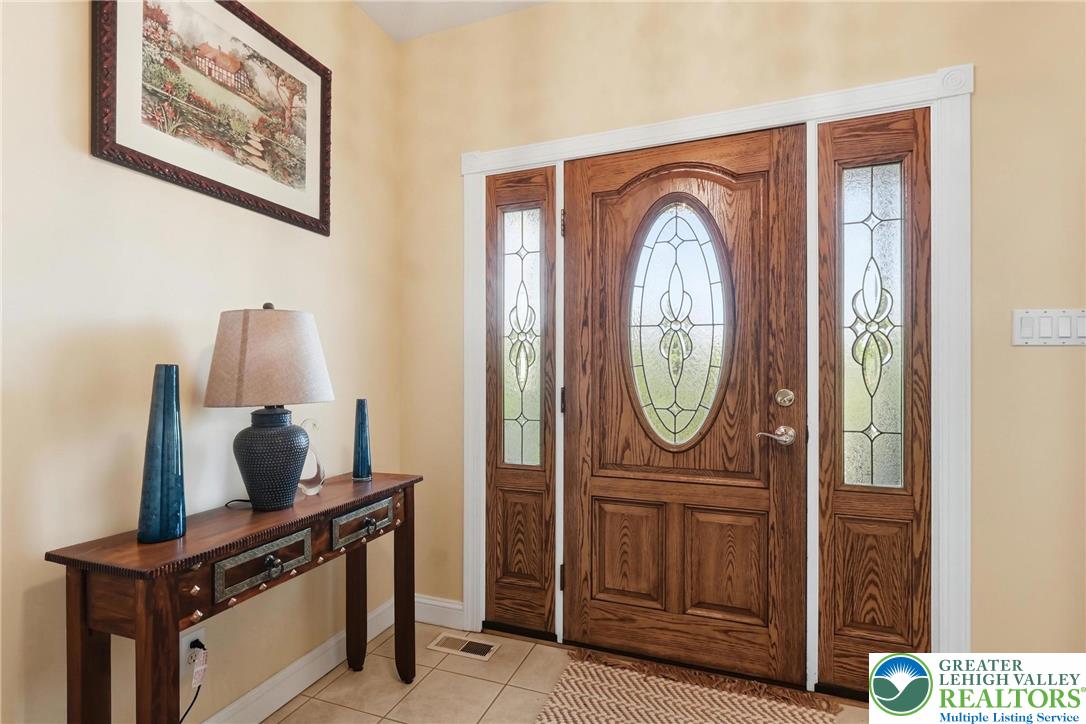 5217 Cider Press Road Schnecksville, PA 18078 - Photo 5 of 54