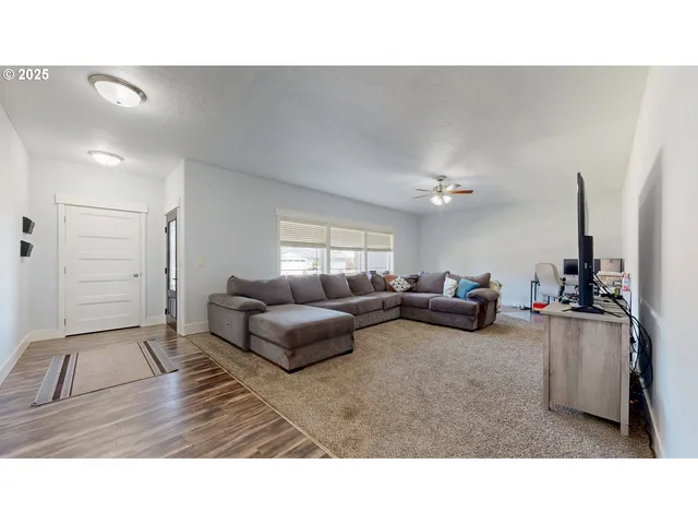 $474,900 | 915 Southwest Coyote Drive, Hermiston, OR 97838