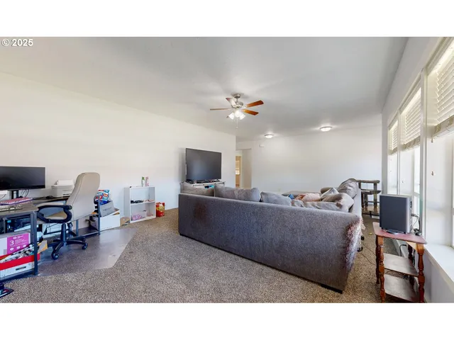 $474,900 | 915 Southwest Coyote Drive, Hermiston, OR 97838