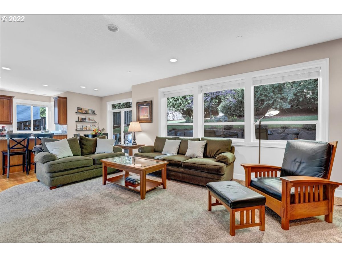 13324 Boones Ferry Road Lake Oswego, OR 97035 - Photo 11 of 32 Living Room