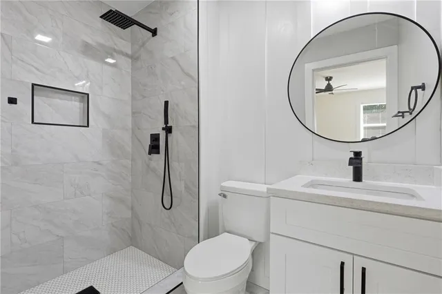 $2,300 | 19 Robin Hood Drive, Savannah, GA 31406